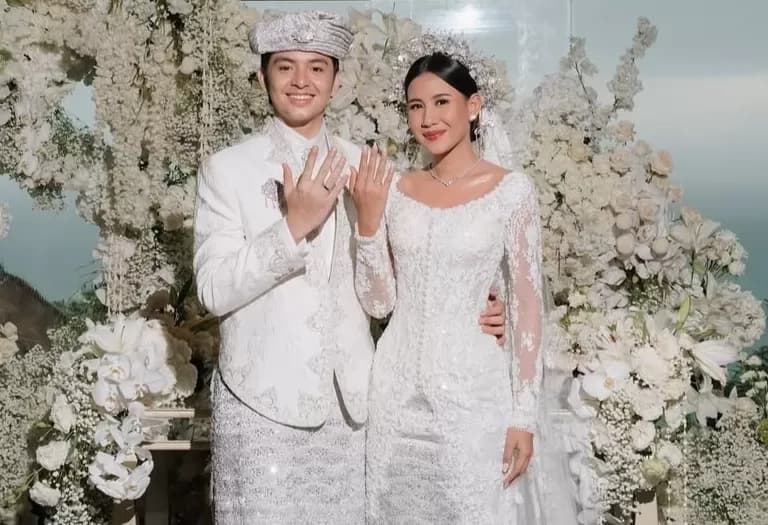 Angga Yunanda dan Shenina Cinnamon resmi menikah