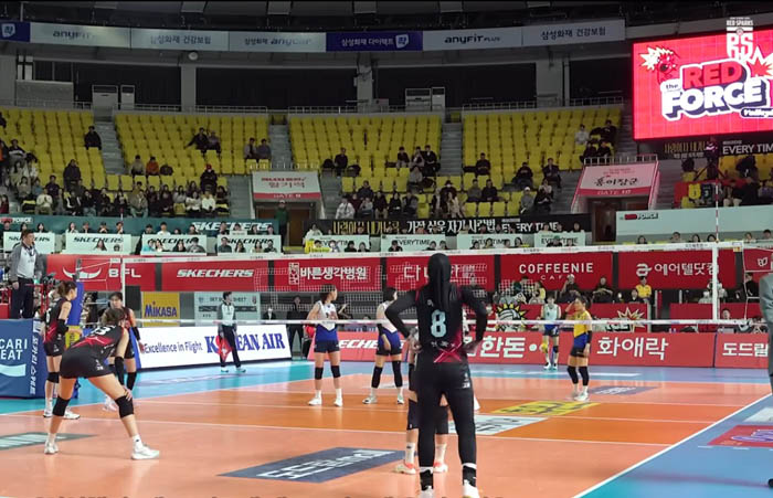 Meriam kembar Red Sparks, Megawati Hangestri dan Vanja Bukilic sumbang 54 poin kemenangan saat menghdapi Hyundai Hillstate di putaran kelima liga voli Korea Selatan musim 2024/2025.