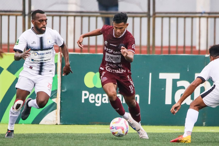 Tuan rumah Persipa menyerah dari Persipura hari ini.