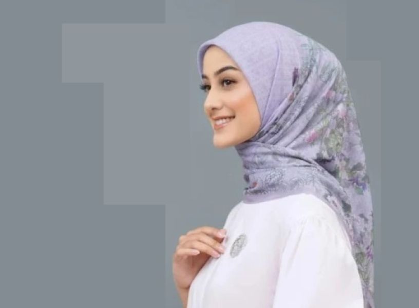 Beragam produk jilbab dan pakaian kekinian ada di Nada Puspita.