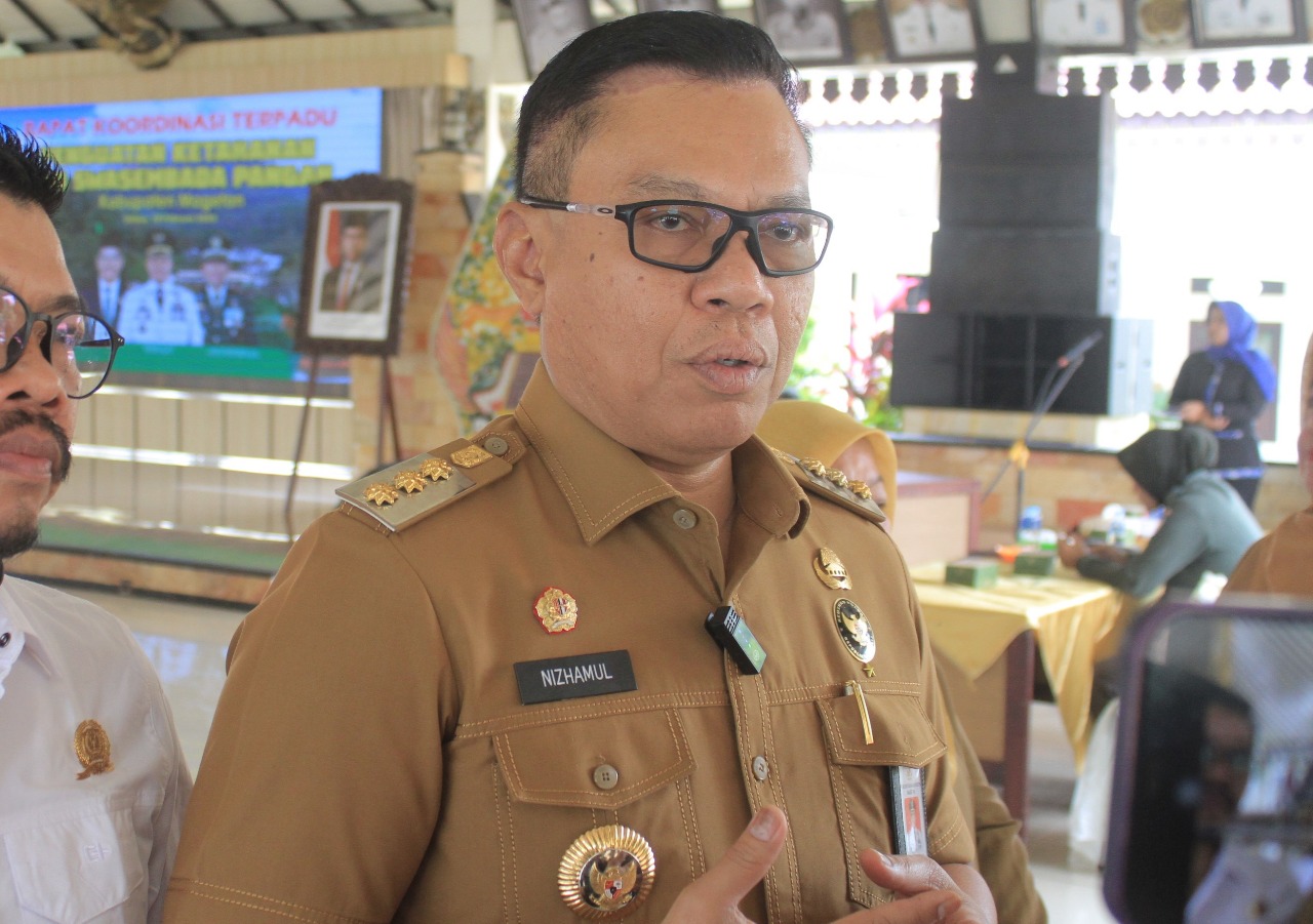 BERI KETERANGAN : Pj Bupati Magetan Nizhamul menegaskan jika pelaksanaan program makan bergizi gratis tak jadi menggunakan anggaran dari APBD.