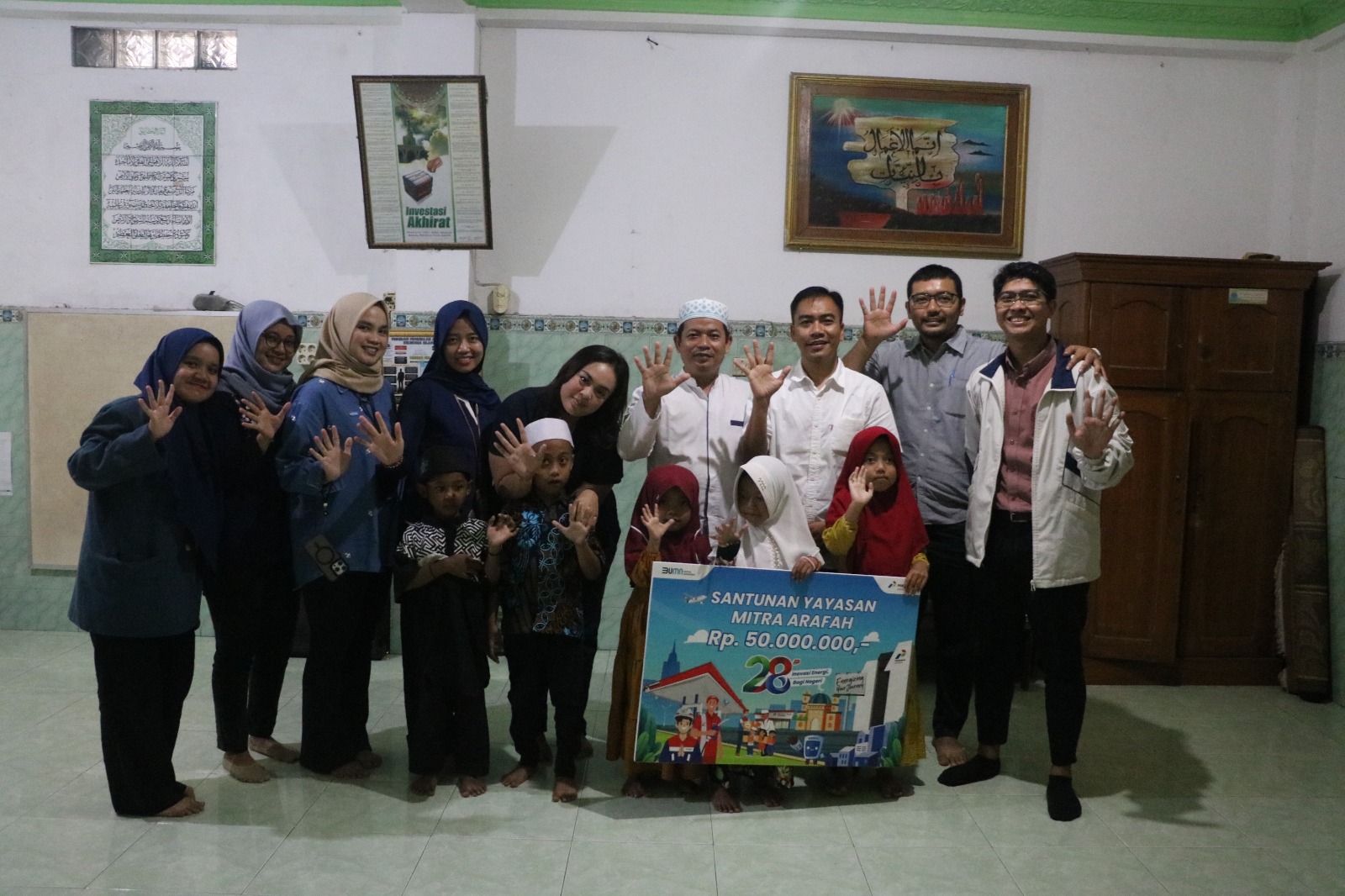 Pertamina Patra Niaga Jatimbalinus memberikan santunan ke Panti Asuhan Mitra Arafah.