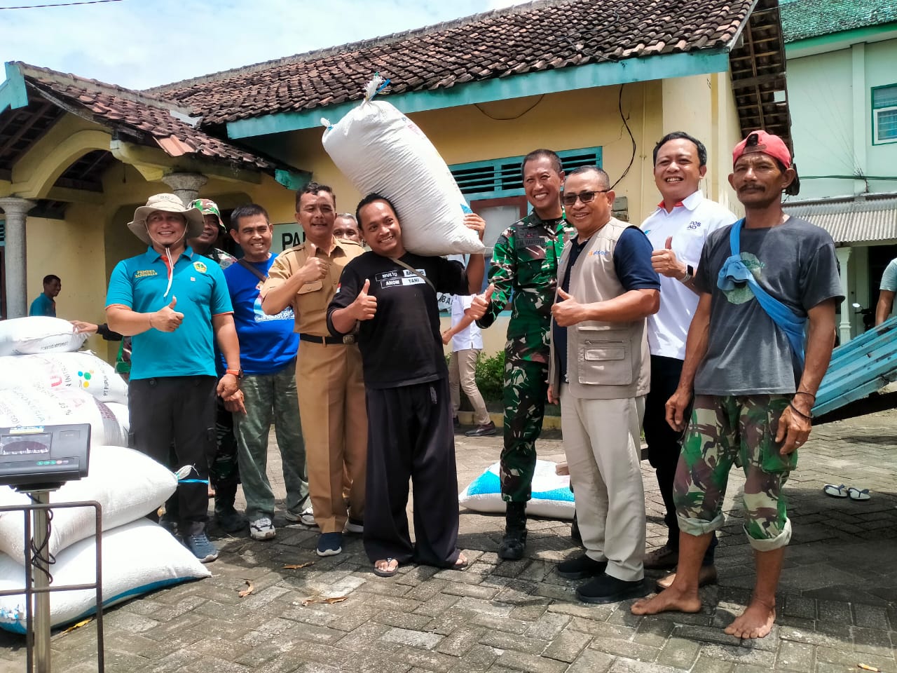 Panen raya dan serap gabah di Desa Bandungan, Kecamatan Saradan, Selasa 25 Februari 2025.