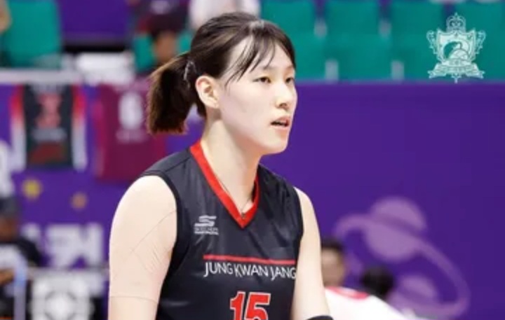 Lee Seon Woo menyala hari ini.