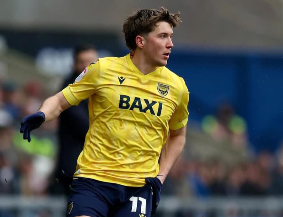 Striker naturalisasi baru Timnas Indonesia, Ole Romeny, cetak gol bersama Oxford United.