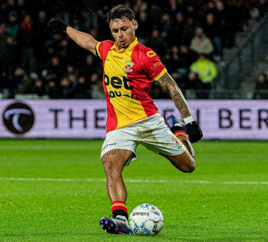 Pemain Go Ahead Eagles, Dean James.
