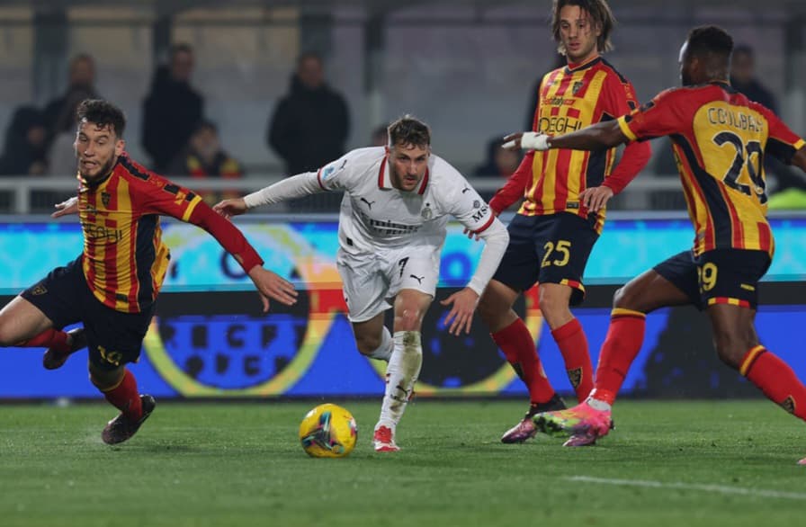 AC Milan vs Lecce di lanjutan Serie A.
