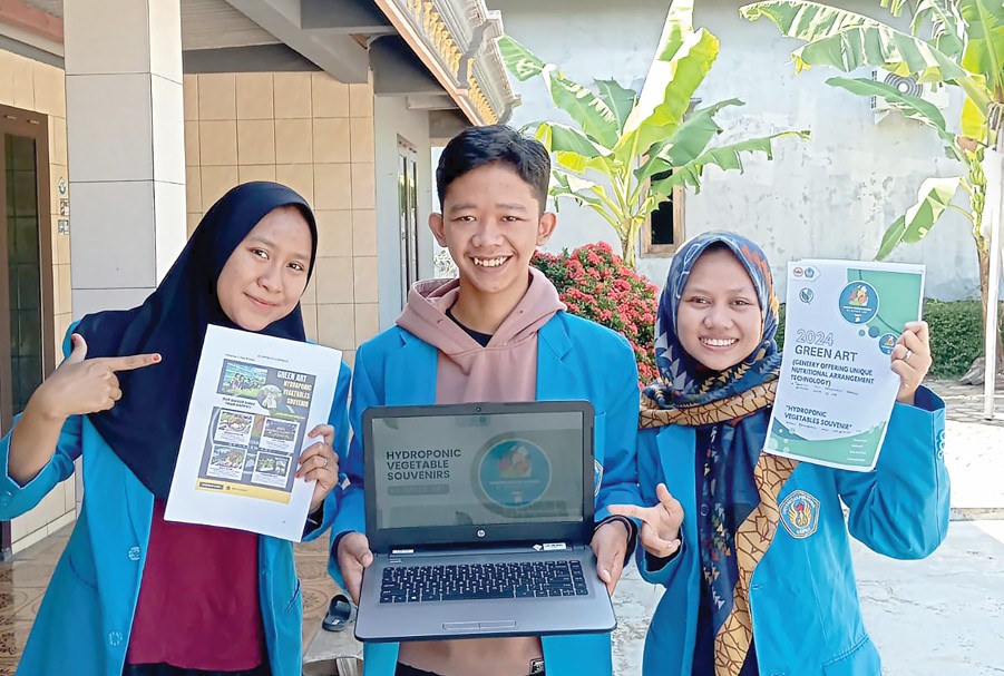 MONCER: Tim mahasiswa Prodi Pendidikan Ekonomi Unipma berhasil menyabet juara I kompetisi proposal bisnis tingkat mahasiswa nasional.