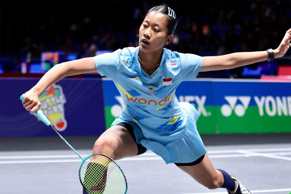 Putri KW lolos ke semifinal.