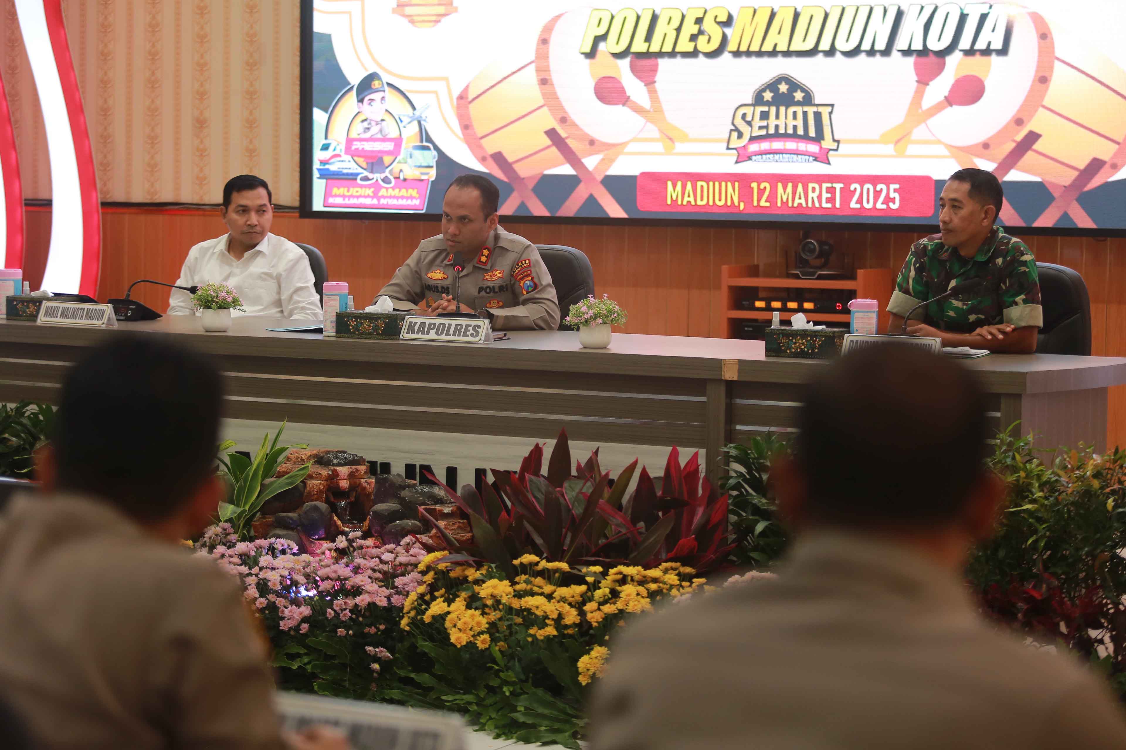 JELANG LEBARAN: Suasana rapat koordinasi Operasi Ketupat Semeru 2025 di Mapolres Madiun Kota, Rabu 12 Maret 2025.