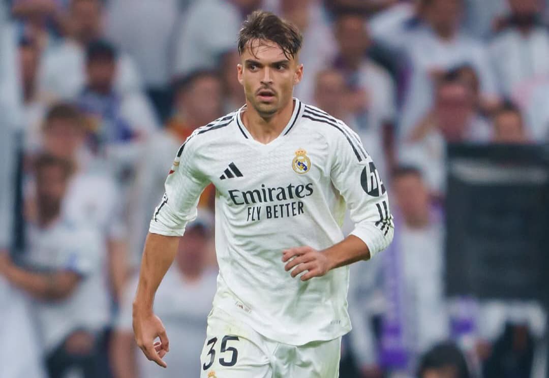 Raul Asencio, bek muda Real Madrid, dipanggil masuk ke skuad senior Spanyol.