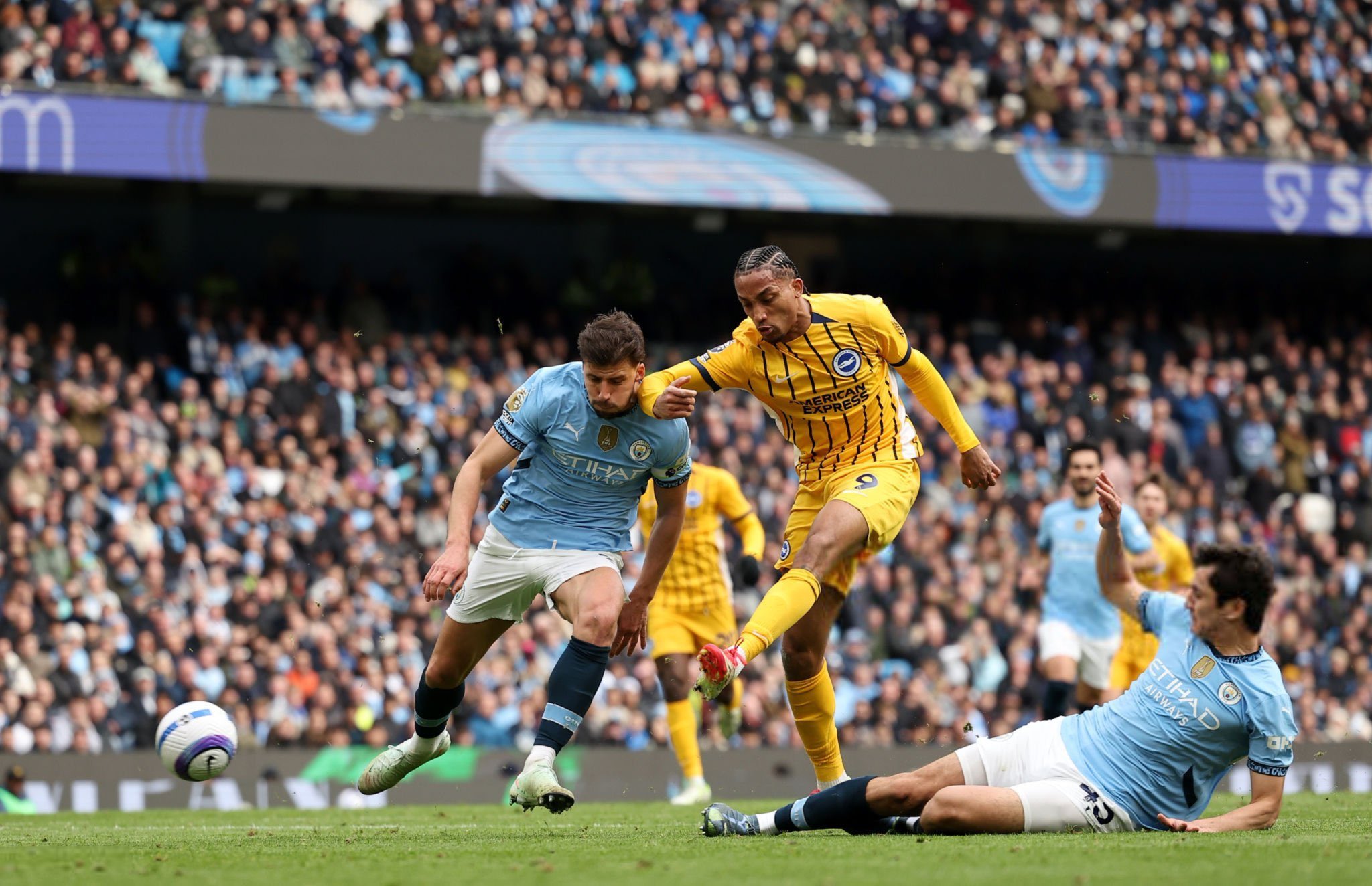 Manchester City harus puas bermain imbang 2-2 di kandang melawan Brighton pada Sabtu (15/3) malam. FOTO: Twitter