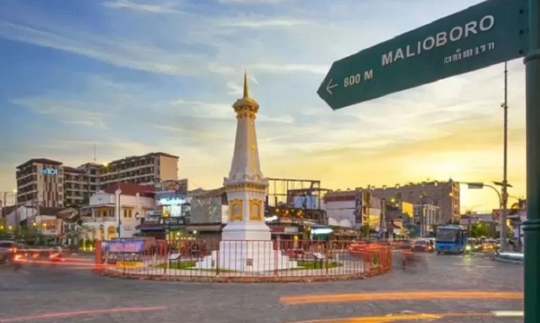 Tugu Jogja.