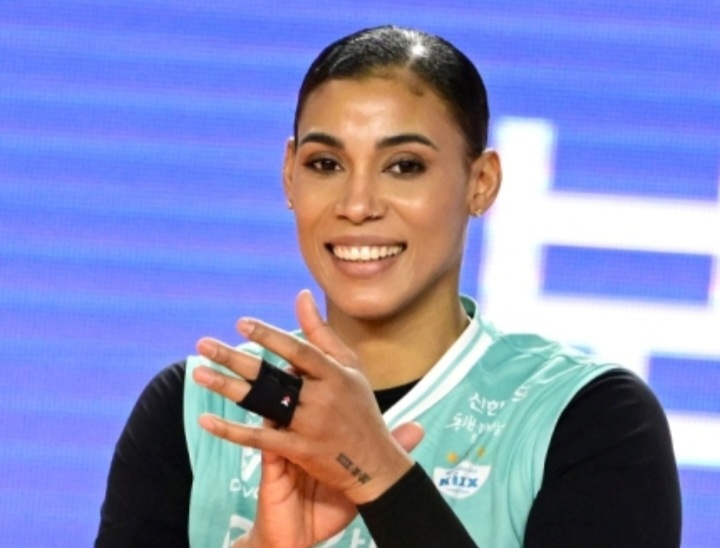 Gyselle Silva MVP putaran 6.