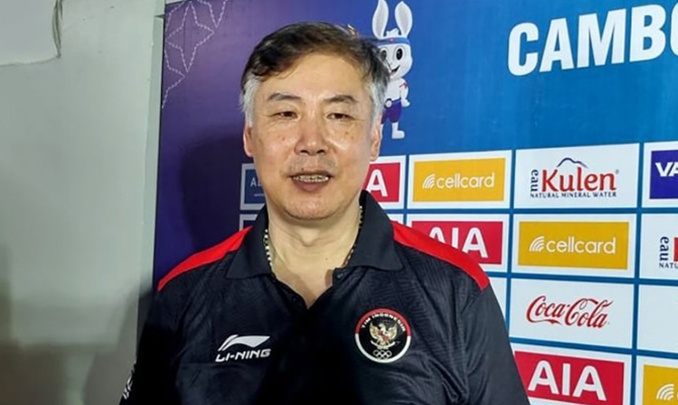 Jeff Jiang Jie saat menangani timnas voli putra Indonesia.