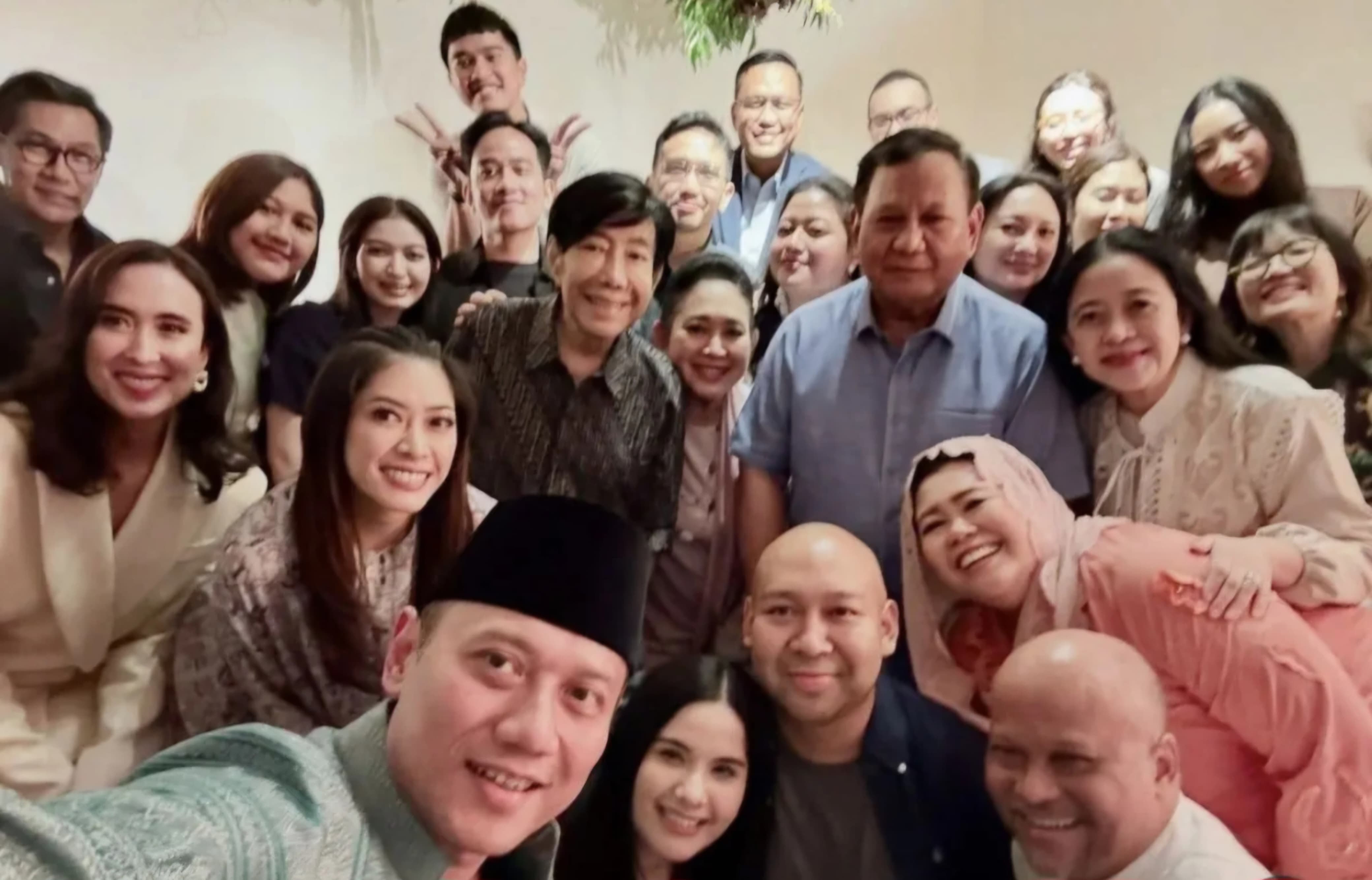 Didit Hediprasetyo rayakan ulang tahun dengan hangat dan sederhana. Dihadiri Prabowo hingga anak dan menantu Presiden RI terdahulu.