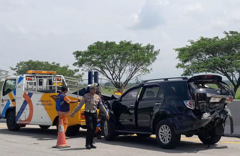 NAHAS: Satu truk dan dua mobil pemudik terlibat kecelakaan lalu lintas (laka lantas) beruntun di Tol Ngawi-Kertosono, Kamis 27 Maret 2025.