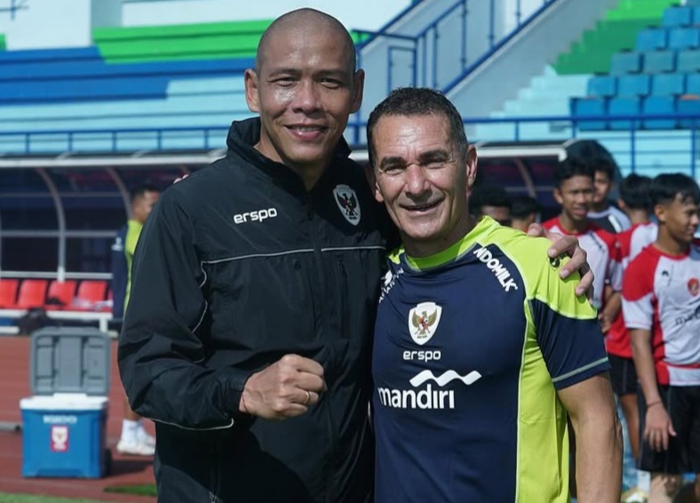 Gerald Vanenburg bersama Nova Arianto.