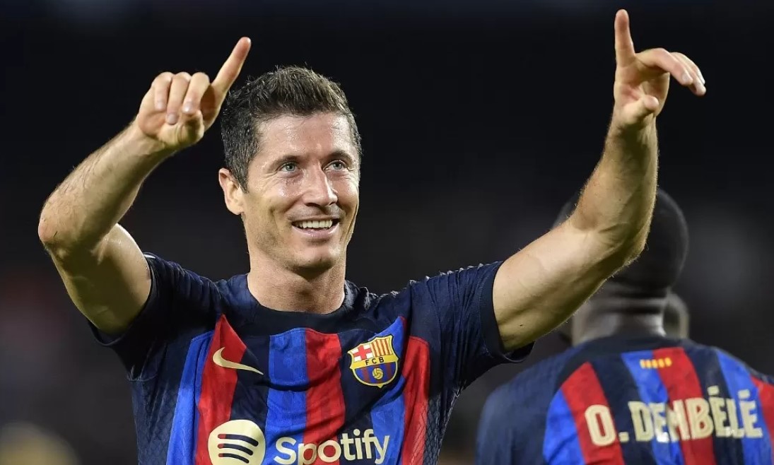 Lewandowski, penyerang Barcelona.