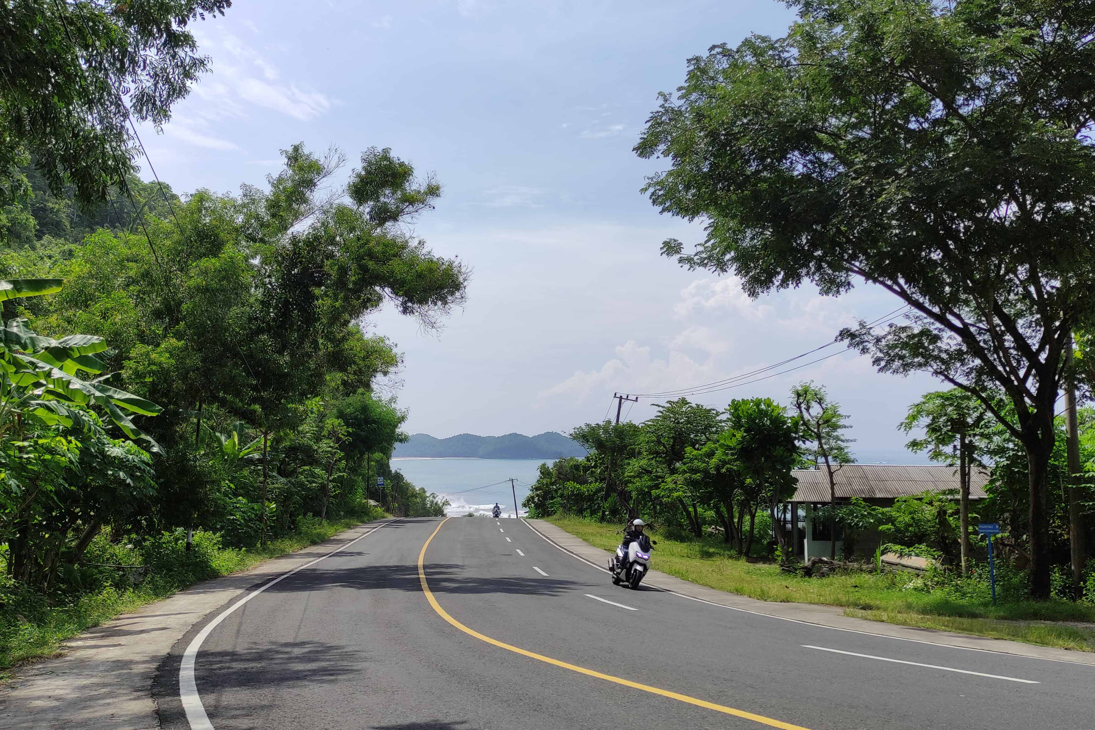 MULUS: Jalur Lintas Selatan telah menjadi salah satu rute alternatif bagi sebagian pemudik dengan tujuan Trenggalek, Wonogiri, Pacitan dan Jogjakarta selama arus balik serta mudik Lebaran lalu.