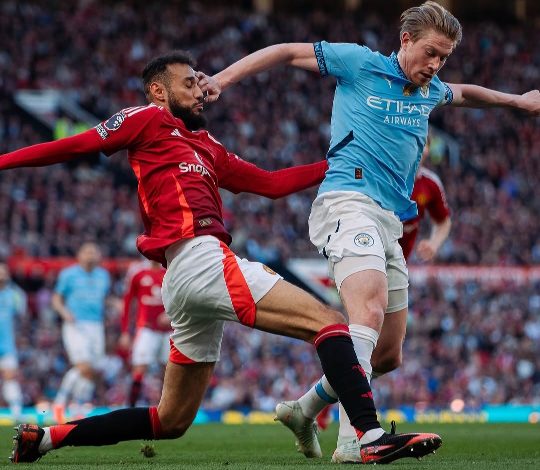 Kevin De Bruyne kena takling pemain MU.