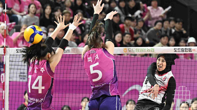Megawati Hangestri jadi pendulan poin utama bagi Red Sparks saat menghadapi Pink Spiders di laga leg 5 final liga voli Korea Selatan 2024/2025.