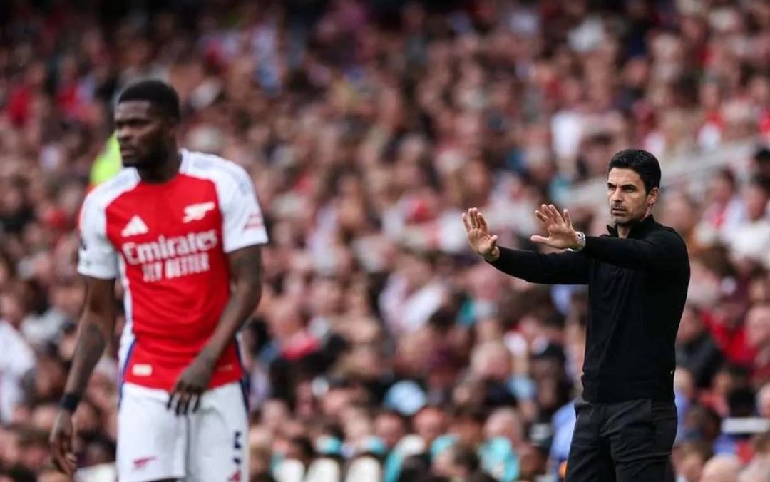 Mikel Arteta saat laga Arsenal melawan Brentford.