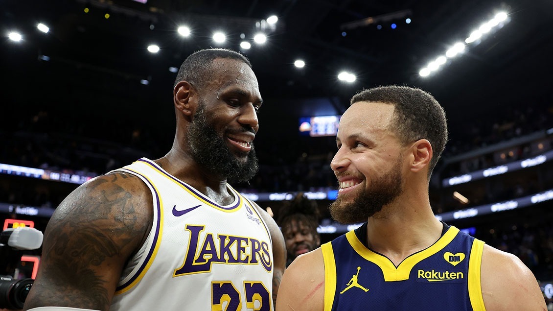 Lebron James dan Stephen Curry