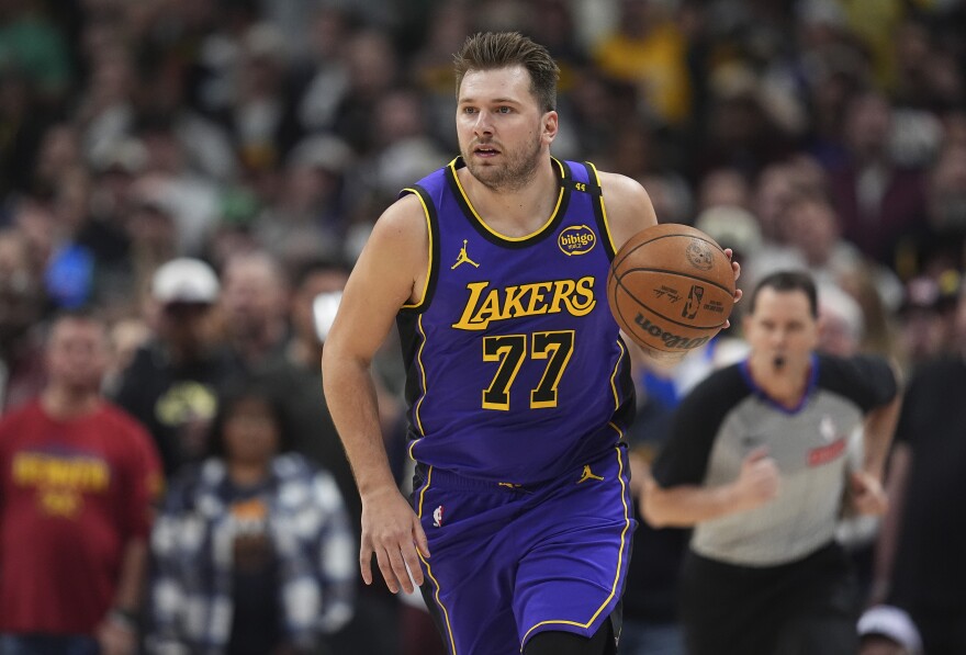 Luka Doncic tampil impresif bersama LA Lakers.