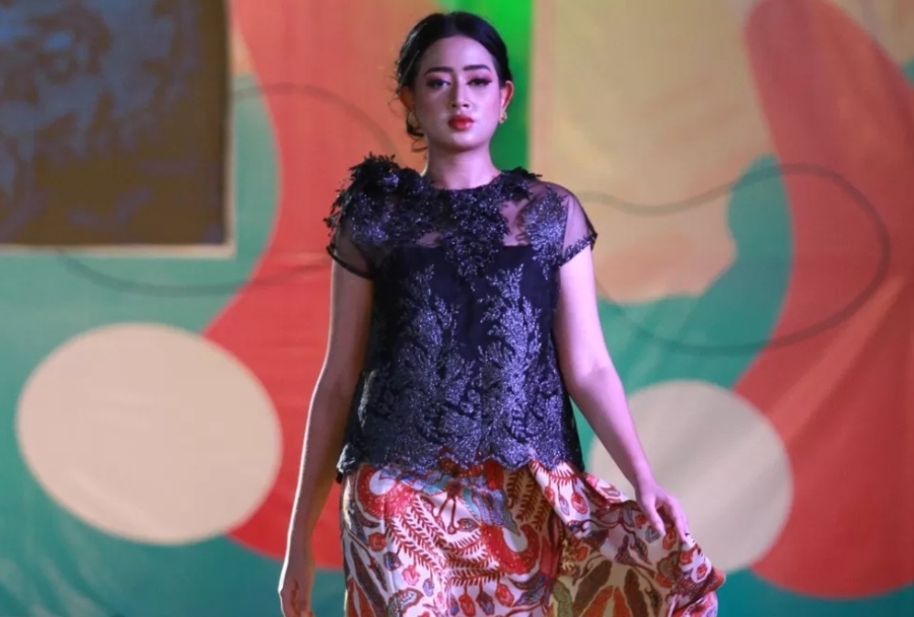 Fashion show dalam rangka Hari Kartini di Kota Madiun tahun lalu.