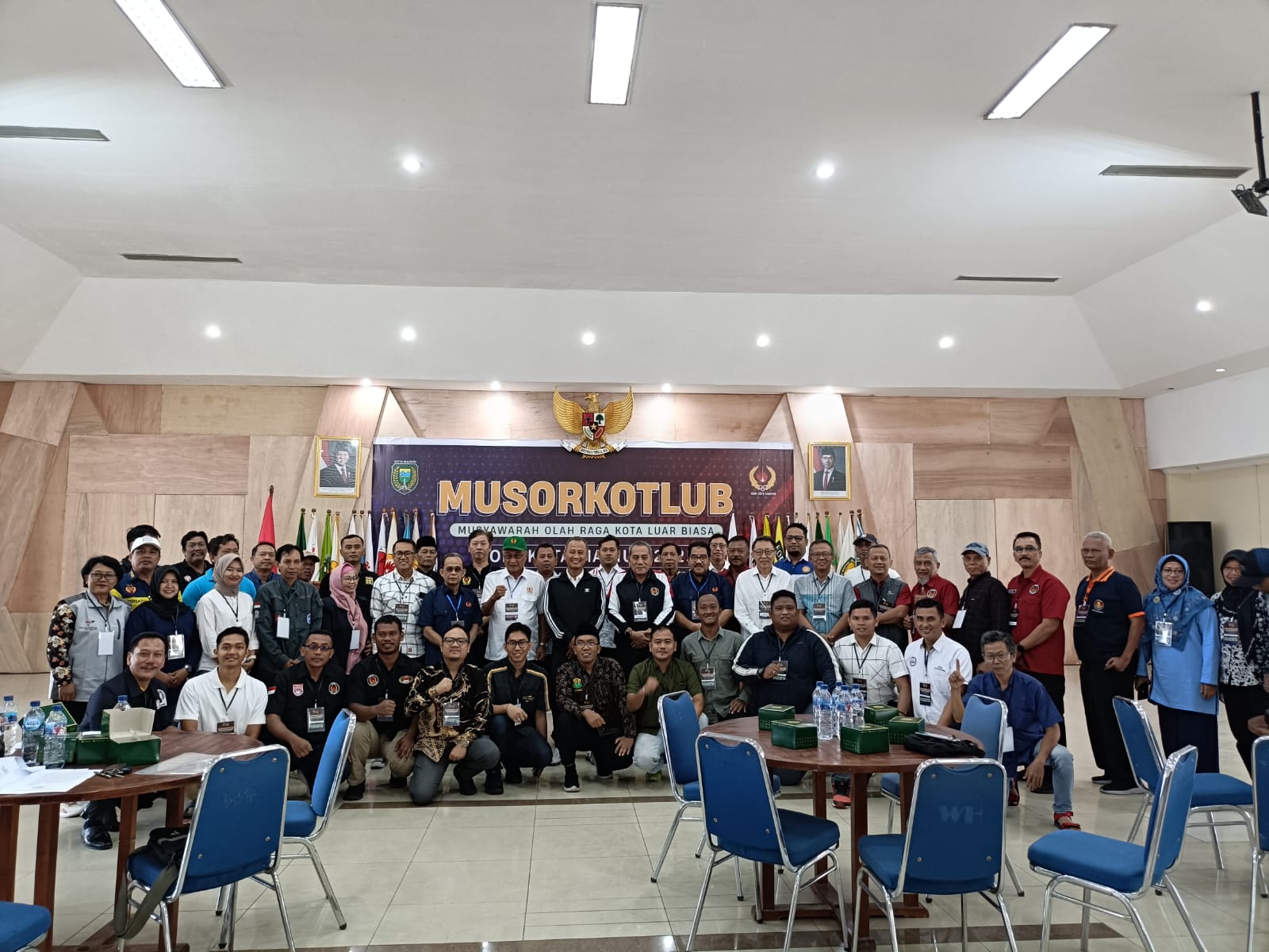 Para pengurus cabor saat mengikuti Musorkotlub Kota Madiun untuk memilih ketua KONI yang baru pada Sabtu (19/4) di Asrama Haji. FOTO: HENGKY RISTANTO/RADAR MADIUN