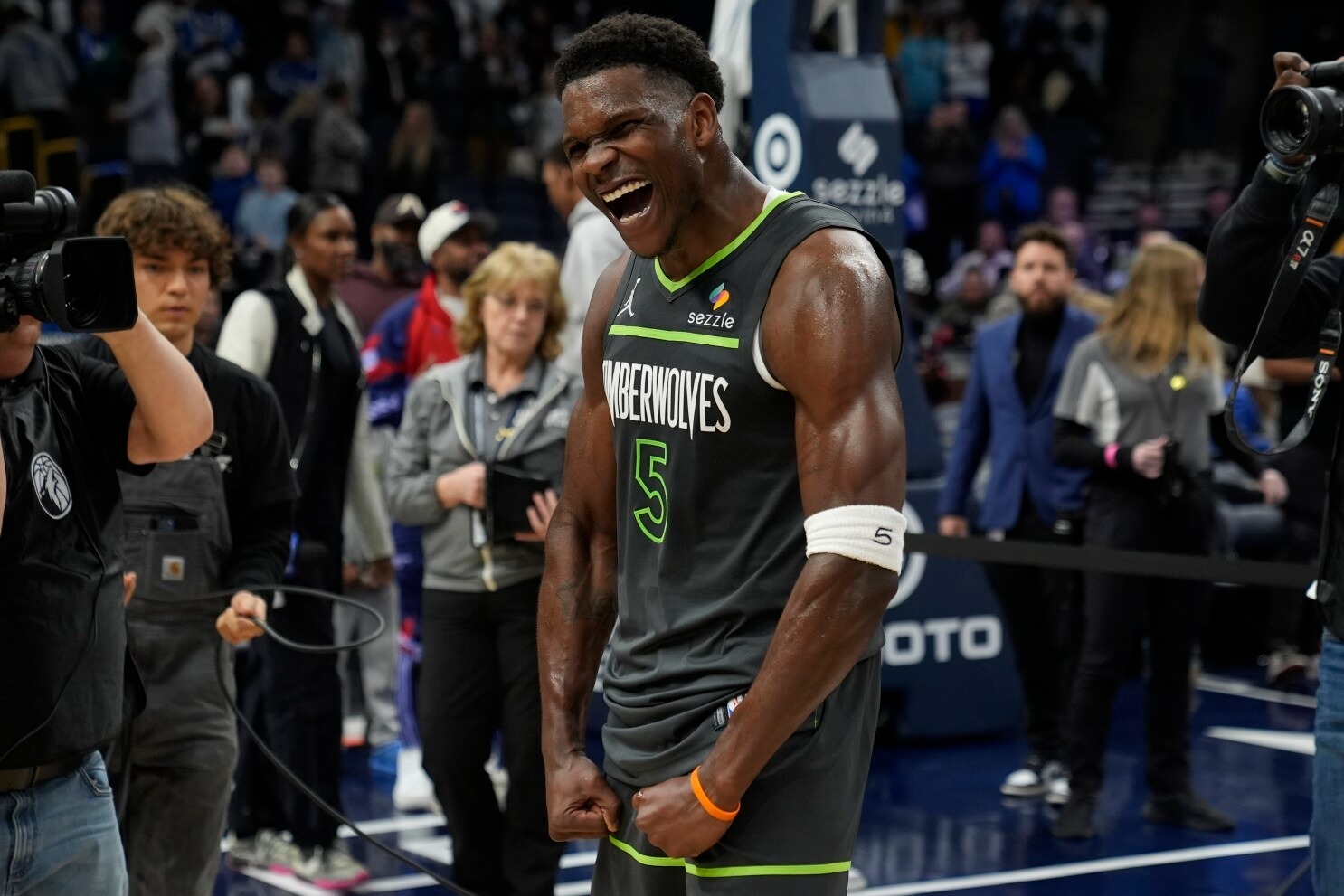 Anthony Edwards gemilang bersama Timberwolves.