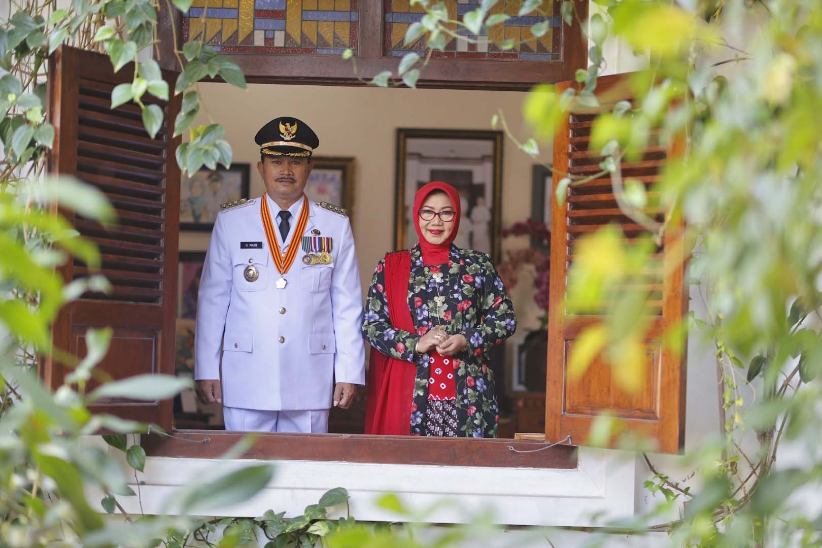 Ketua TP PKK Kota Madiun Yuni Setyowati Maidi bersama Wali Kota Madiun Maidi