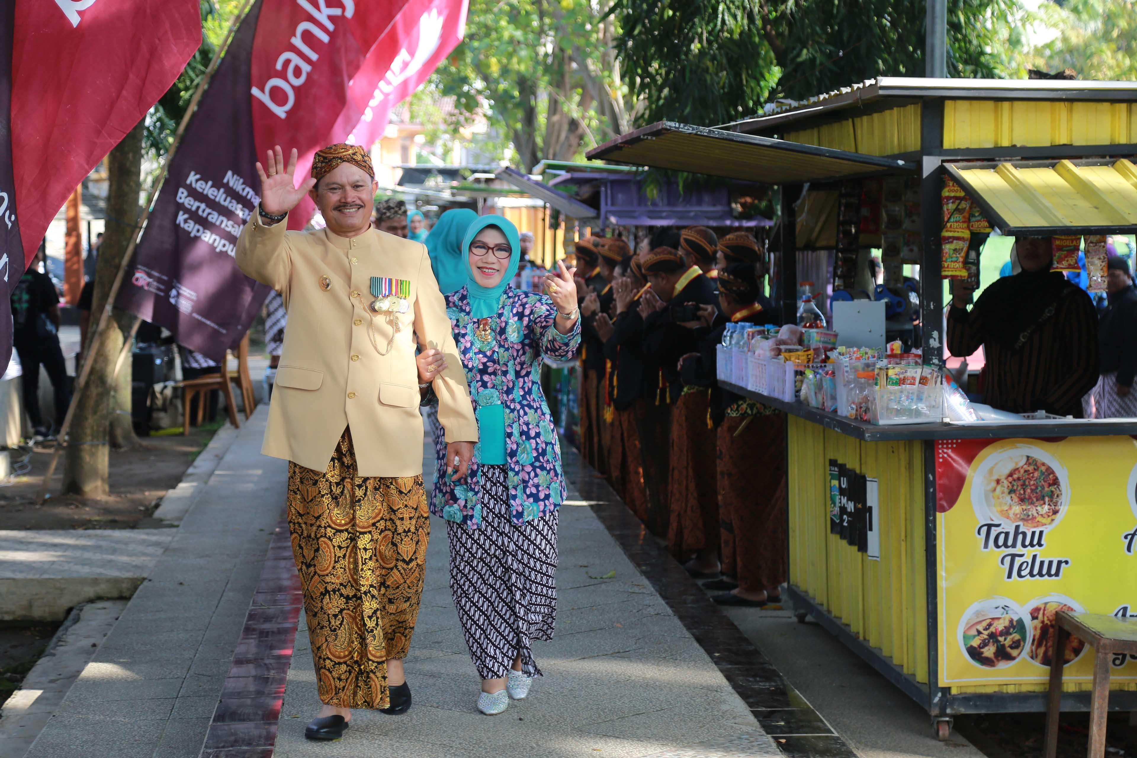 Wali Kota Madiun Maidi dan Ketua TP PKK Kota Madiun Yuni Setyowati Maidi.