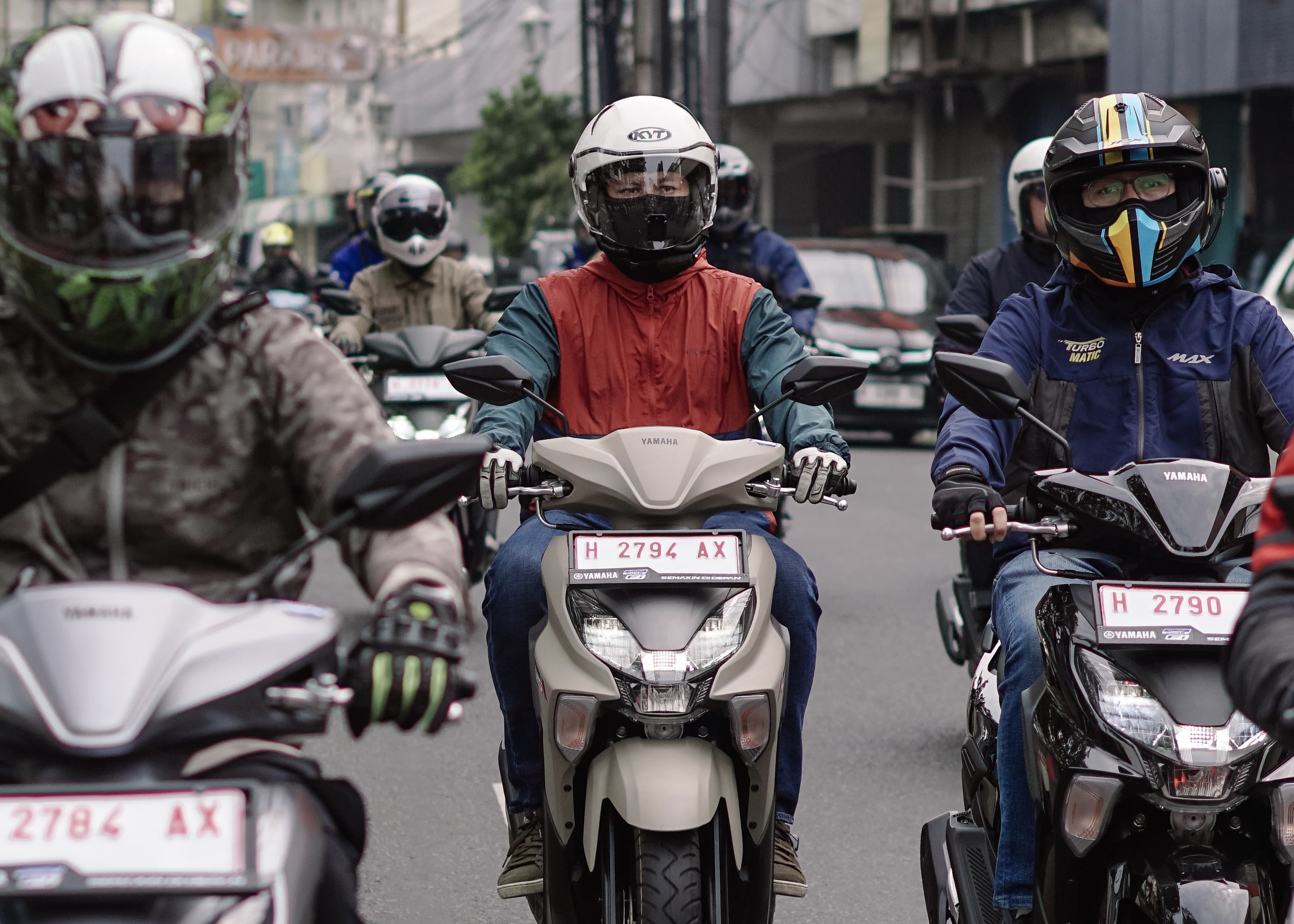 GEAR ULTIMA cocok jadi skutik andalan keluarga muda. Praktis, muat banyak, tetap nyaman.