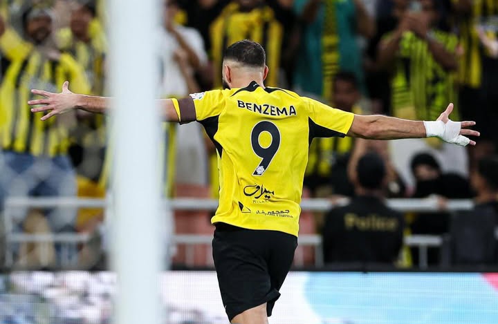 Benzema menyumbang satu gol tadi malam.