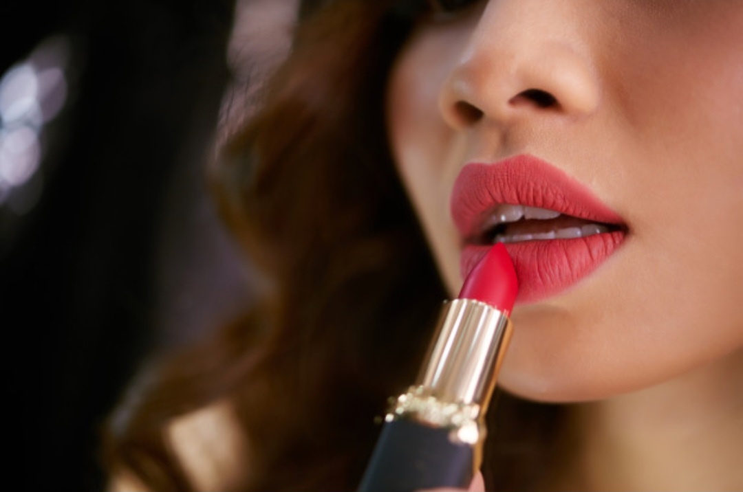Ilustrasi warna lipstik matte yang disukai pria.