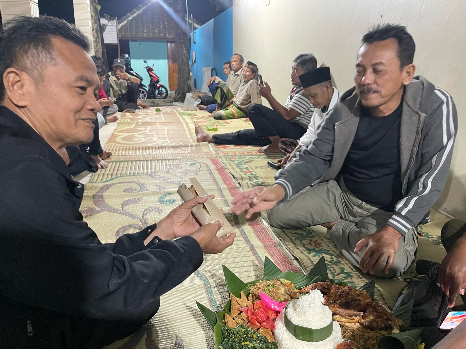 SEREMONIAL: Kegiatan serah terima Embung Sekip dari Pemdes Ngawi ke pengelola yang kini menjadi unit usaha BUMDes.