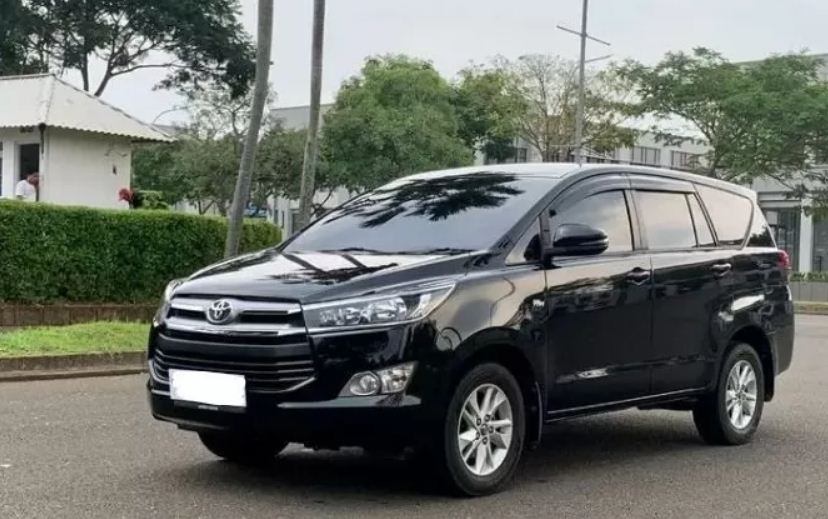 Toyota Kijang Innova Reborn versi bensin.