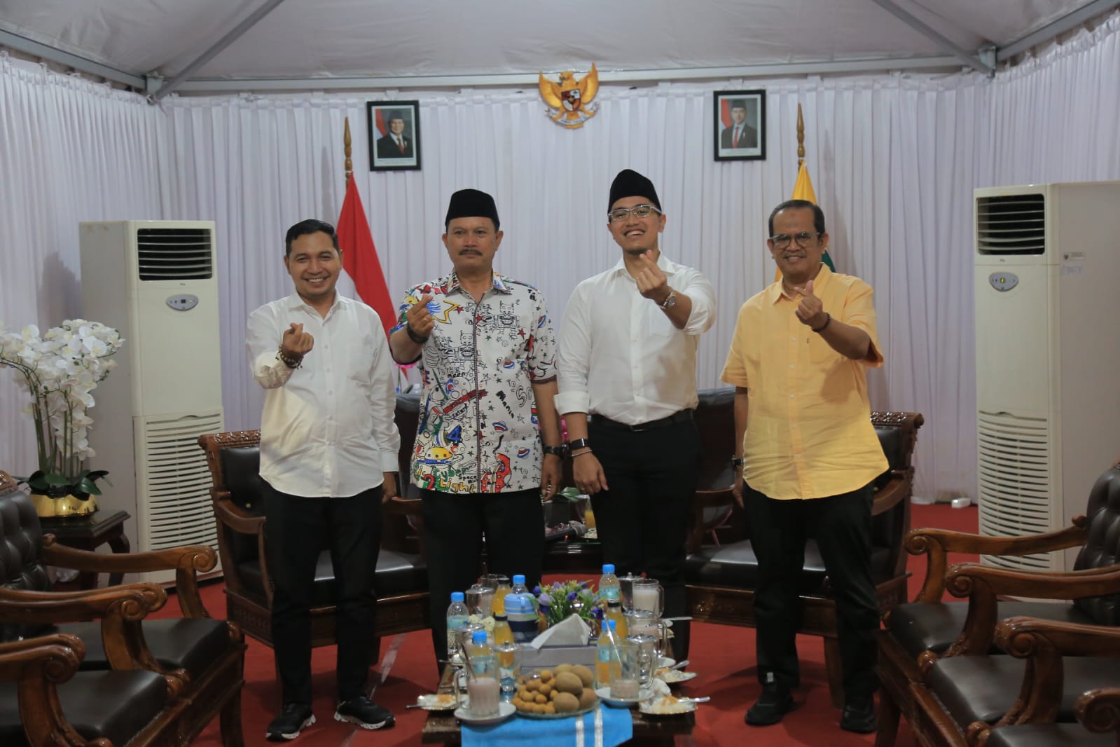 Ketum PSI Kaesang Pangarep ketika menggelar silaturahmi bersama dengan Wali Kota Madiun Maidi di Taman Hijau Demangan, Rabu (23/4) malam. FOTO: BAGAS BIMANTARA/RADAR MADIUN