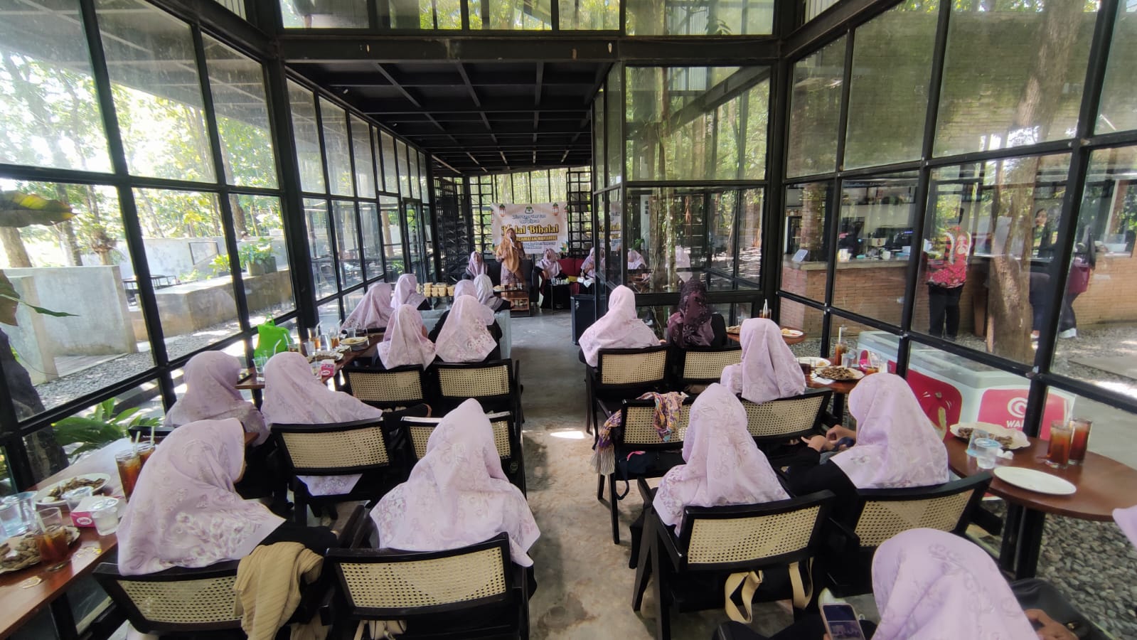 Kayangan Cafe and Space, sebuah ruang rekreasi bernuansa natural kekinian di Brubuh, Jogorogo, Ngawi.