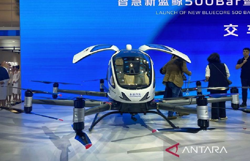 Salah satu mobil terbang yang dipamerkan di Shanghai Auto Show 2025.