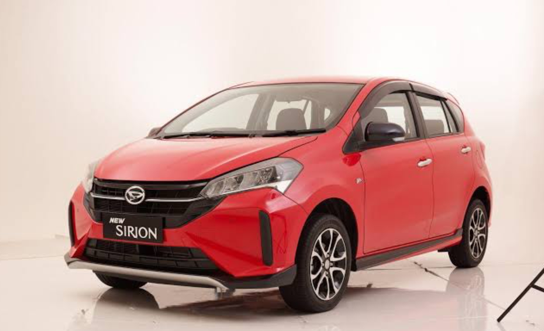 Daihatsu Sirion layak masuk rekomendasi. Mobil ini irit BBM!