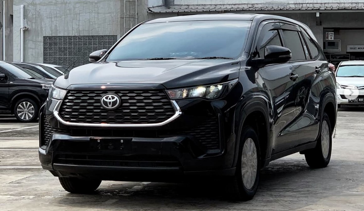 Innova Zenix G tipe Gasoline Non Hybrid.
