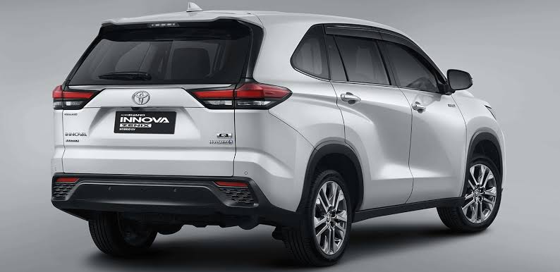 Innova Zenik Hybrid.