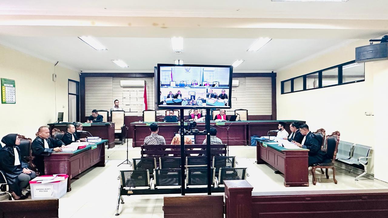 Sidang lanjutan perkara tipikor PSU Puri Asri Lestari di Pengadilan Tipikor Surabaya pada Jumat (25/4) lalu dengan agenda mendengarkan keterangan saksi. FOTO: KEJARI KOTA MADIUN