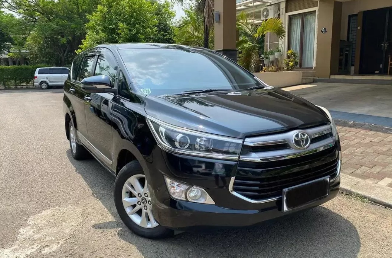 Toyota Innova Reborn varian diesel.