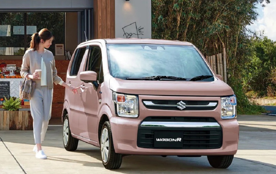 Tampilannya yang imut dan stylish membuat Suzuki Karimun banyak disukai wanita.
