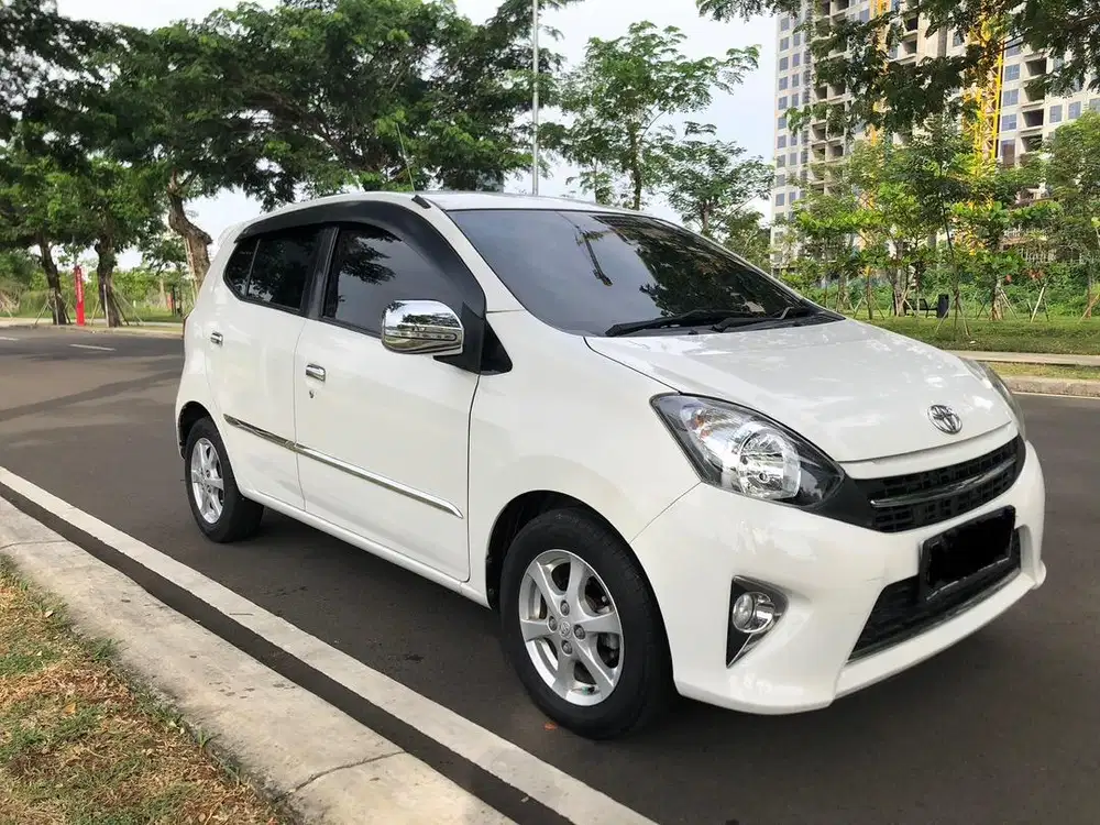 Toyota Agya 2015.
