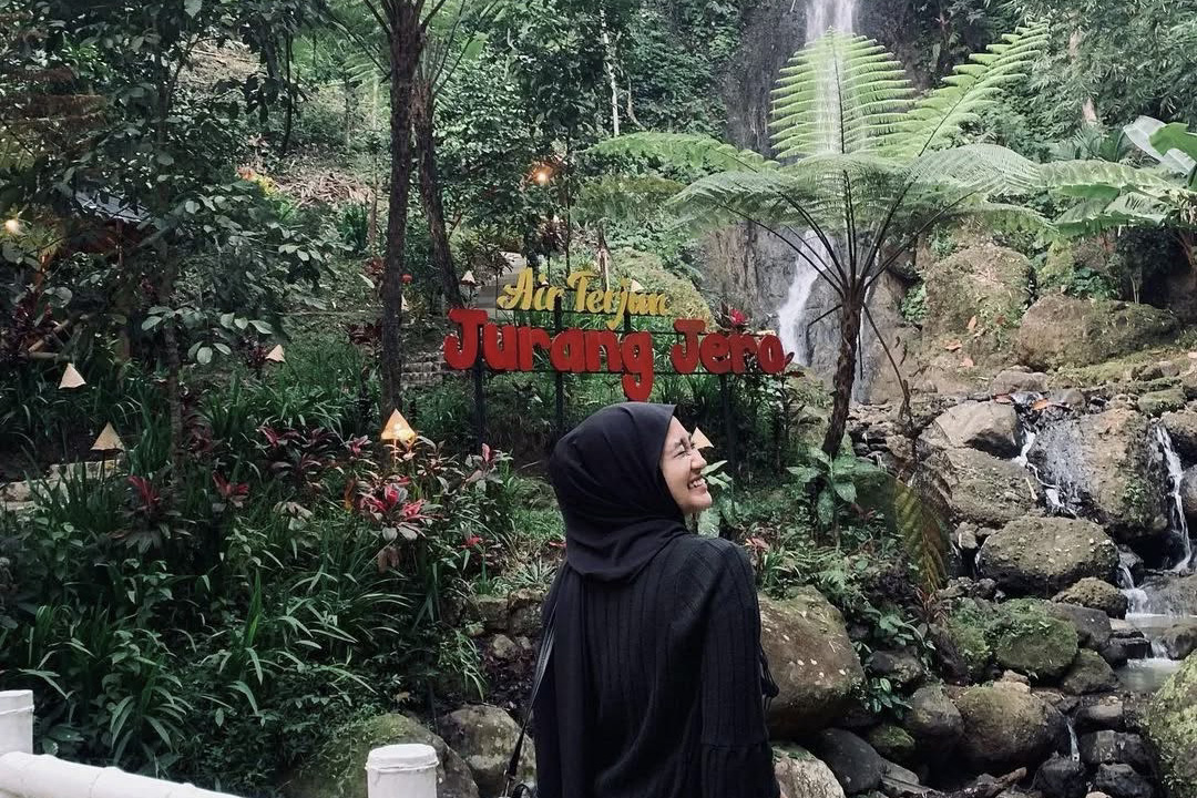 Air terjun Jurang Jero di Karanganyar.